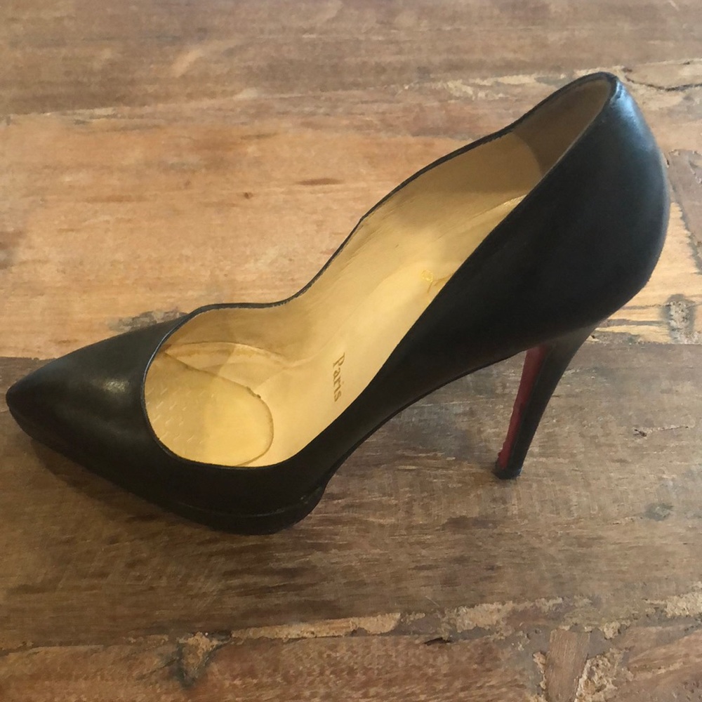 Christian Louboutin Classic Black Pumps